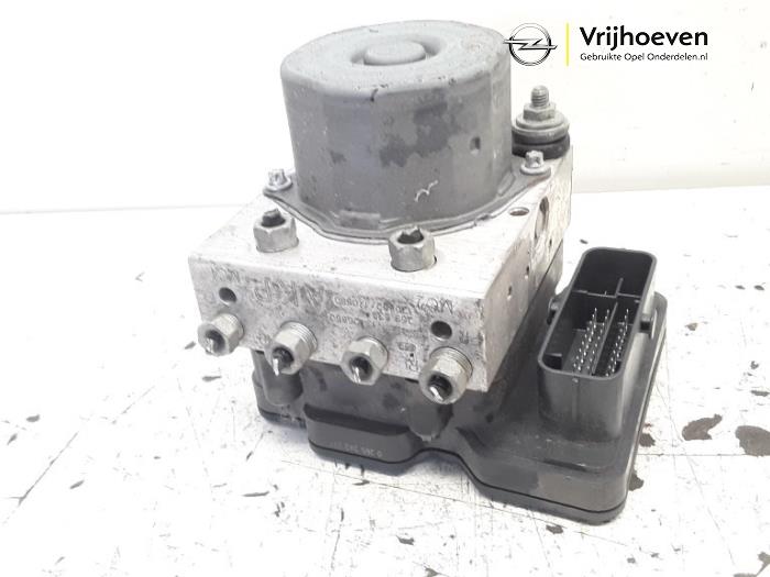 Usagé Bloc ABS Opel Meriva (B) 1.7 CDTI 16V Prix € 195,00 Règlement à la marge proposé par Autodemontage Vrijhoeven B.V.