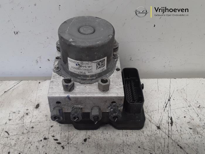 Usagé Bloc ABS Opel Karl 1.0 12V Prix € 60,00 Règlement à la marge proposé par Autodemontage Vrijhoeven B.V.