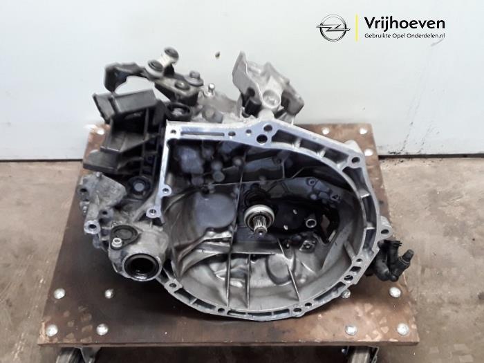 Gearbox from a Vauxhall Crossland X/Crossland 1.2 12V 2018