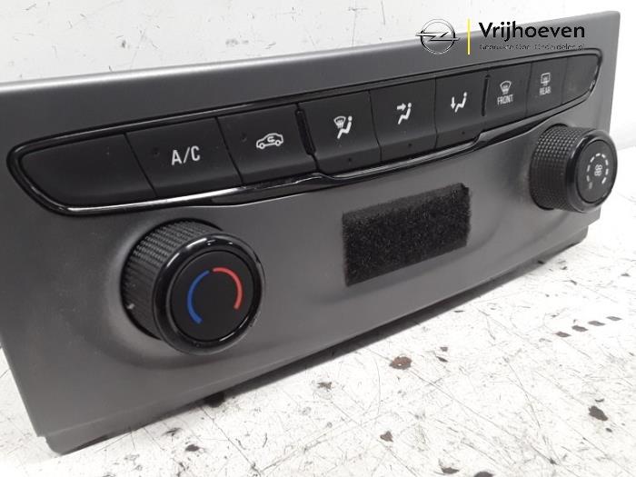Heater control panel from a Opel Astra K Sports Tourer 1.6 CDTI 136 16V 2017