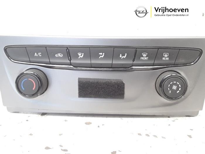 Heater control panel from a Opel Astra K Sports Tourer 1.6 CDTI 136 16V 2017