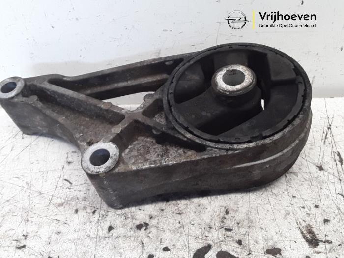 Engine mount from a Opel Vectra C GTS 1.8 16V 2004