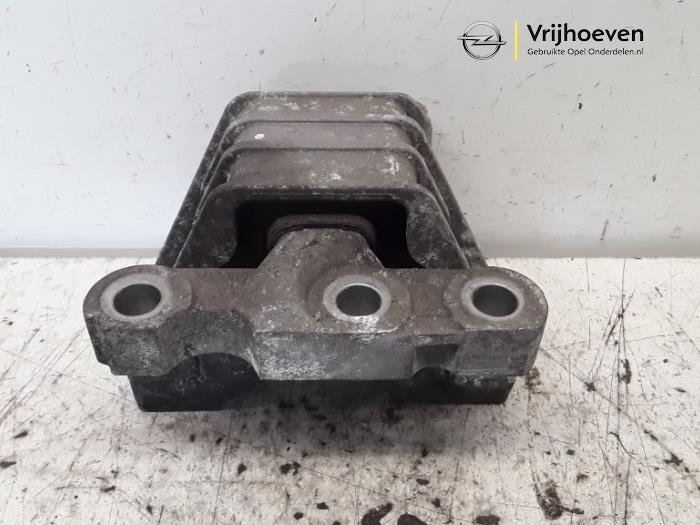 Used Engine mount Opel Vectra C GTS 2.2 16V Price € 20,00 Margin scheme offered by Autodemontage Vrijhoeven B.V.