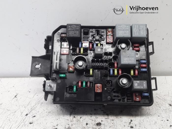 Fuse box Opel Corsa E 1.4 16V 13491092 GM