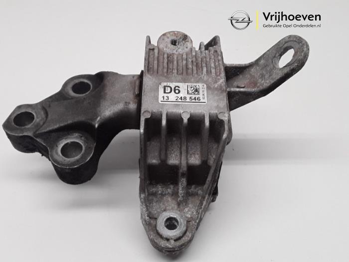 Used Engine mount Opel Astra J (PC6/PD6/PE6/PF6) 1.7 CDTi 16V 110 Price € 30,00 Margin scheme offered by Autodemontage Vrijhoeven B.V.