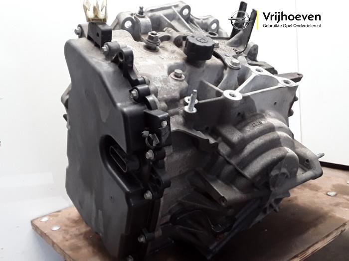 Gearbox from a Opel Corsa E 1.4 16V 2015