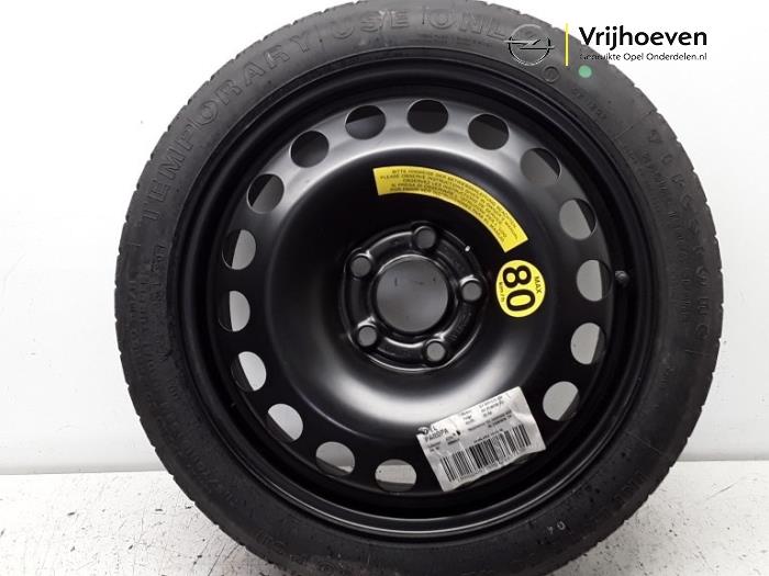 Space-saver spare wheel from a Opel Vectra C 2.2 16V 2002