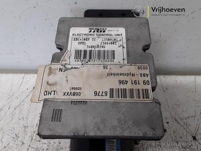 ABS pump from a Opel Vectra C 2.2 16V 2002