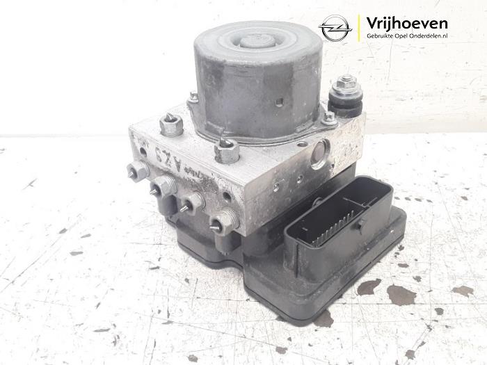 Usagé Bloc ABS Opel Corsa E 1.3 CDTi 16V ecoFLEX Prix € 50,00 Règlement à la marge proposé par Autodemontage Vrijhoeven B.V.
