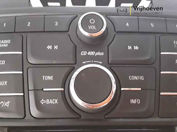 Panneau commande radio d'un Opel Zafira Tourer (P12) 2.0 CDTI 16V 130 Ecotec 2014