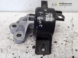 Engine mount from a Opel Mokka X 1.6 16V 2018