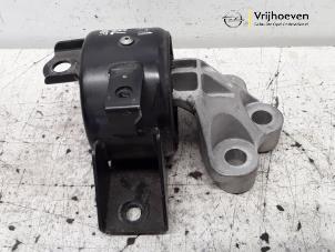 Engine mount from a Opel Mokka X 1.6 16V 2018