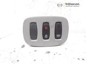 Used Switch (miscellaneous) Opel Vivaro 2.0 CDTI 16V Price € 20,00 Margin scheme offered by Autodemontage Vrijhoeven B.V.