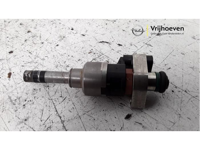 Injector (petrol injection) from a Opel Astra K 1.0 Turbo 12V 2017