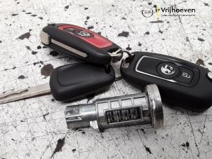 Gebrauchte Zündschloss + Schlüssel Opel Astra K Sports Tourer 1.6 CDTI 110 16V Preis € 65,00 Margenregelung angeboten von Autodemontage Vrijhoeven B.V.