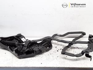 Used Boot lid hinge Opel Cascada 2.0 CDTI 16V Price € 200,00 Margin scheme offered by Autodemontage Vrijhoeven B.V.