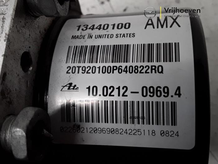 ABS pump from a Opel Astra J Sports Tourer (PD8/PE8/PF8) 1.6 16V 2014