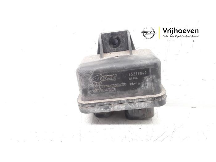 Glow plug relay Opel Combo 1.3 CDTI 16V ecoFlex - 55229840