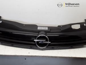Używane Grill Opel Astra H (L48) 1.6 16V Twinport Cena € 60,00 Procedura marży oferowane przez Autodemontage Vrijhoeven B.V.