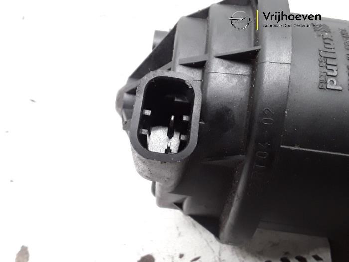 Fuel filter housing from a Opel Astra 2003