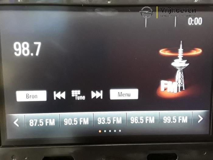 Radio van een Opel Grandland/Grandland X 1.5 CDTI 130 2018
