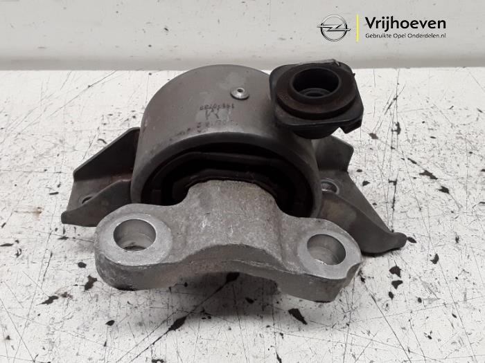 Usagé Support moteur Opel Corsa E 1.4 16V Prix € 20,00 Règlement à la marge proposé par Autodemontage Vrijhoeven B.V.