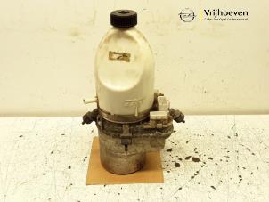 Used Power steering pump Opel Vectra C GTS 1.9 CDTI 16V Price € 75,00 Margin scheme offered by Autodemontage Vrijhoeven B.V.