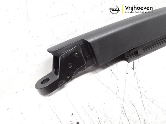 Rear wiper arm from a Opel Corsa E 1.2 16V 2015
