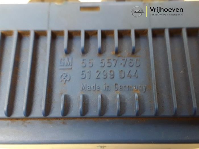 Glow plug relay Opel Corsa D 1.3 CDTi 16V ecoFLEX 55557760