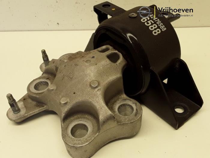 Used Engine mount Opel Mokka X 1.4 Turbo 16V Price € 40,00 Margin scheme offered by Autodemontage Vrijhoeven B.V.