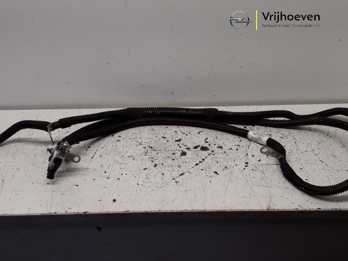 Używane Kabel (rózne) Opel Insignia Sports Tourer 1.5 Turbo 16V 140 Cena € 30,00 Procedura marży oferowane przez Autodemontage Vrijhoeven B.V.
