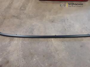 Used Roof rail, right Opel Astra Price € 40,00 Margin scheme offered by Autodemontage Vrijhoeven B.V.