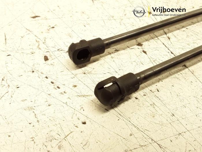 Set of tailgate gas struts from a Opel Karl 1.0 12V 2017