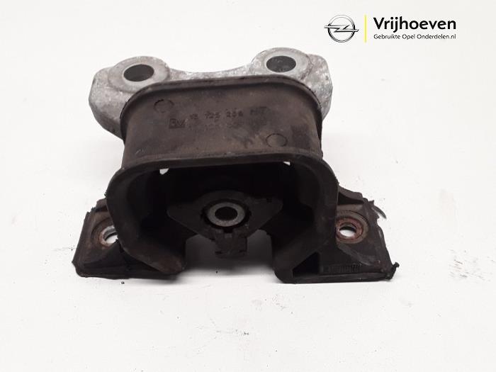 Engine mount from a Opel Corsa C (F08/68) 1.2 16V Twin Port 2007