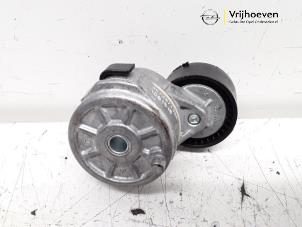 Spanrolle multiriem van een Opel Grandland (X) 1.2 Turbo 12V 2018