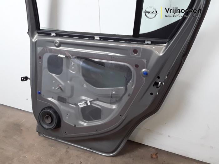 Rear door 4-door, right Opel Corsa E 1.4 16V Z40W - 13433941