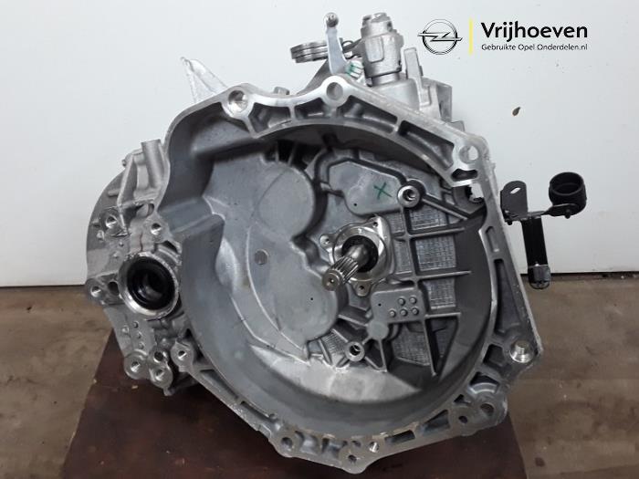Gearbox from a Opel Astra K Sports Tourer 1.4 Turbo 16V 2019