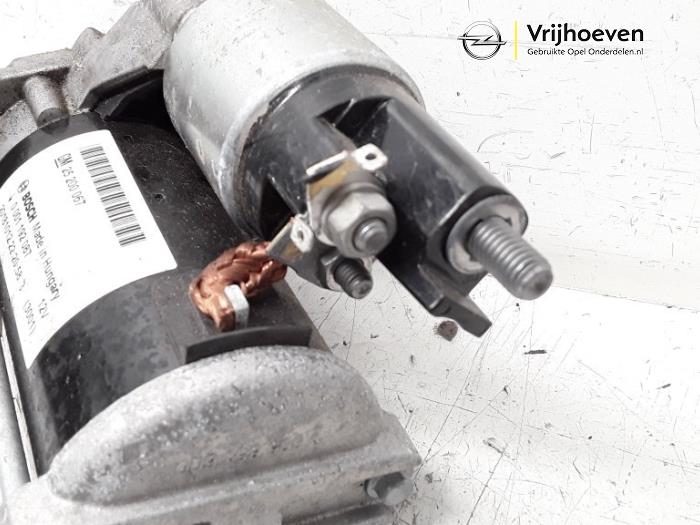 Starter Opel Corsa E 1.4 16V BiFuel 25198414 B14XER BOSCH