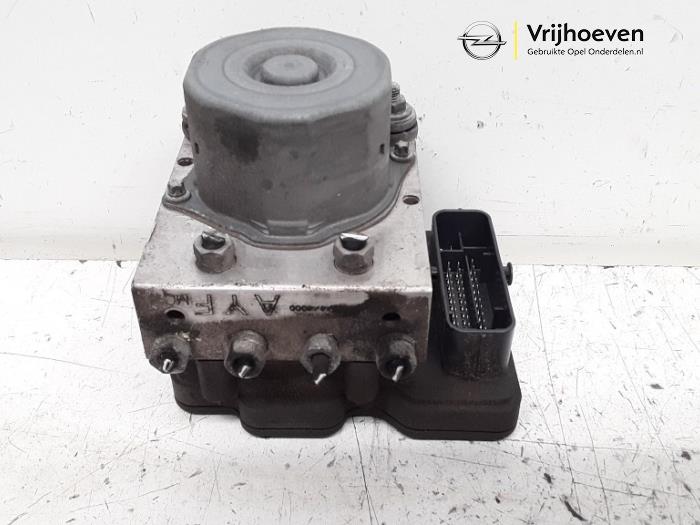 Begagnade ABS-pump Opel Corsa E 1.3 CDTi 16V ecoFLEX Pris € 80,00 Marginaltabell erbjuds av Autodemontage Vrijhoeven B.V.