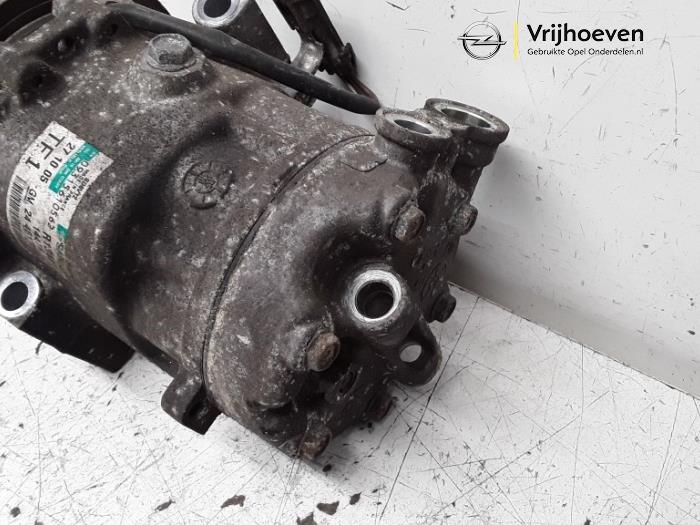 Air conditioning pump from a Opel Tigra Twin Top 1.4 16V 2005