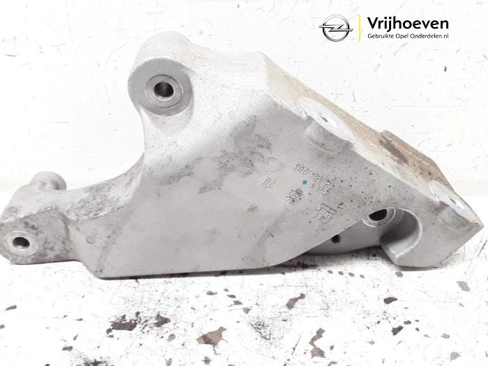 Used Engine mount Opel Karl 1.0 12V Price € 30,00 Margin scheme offered by Autodemontage Vrijhoeven B.V.