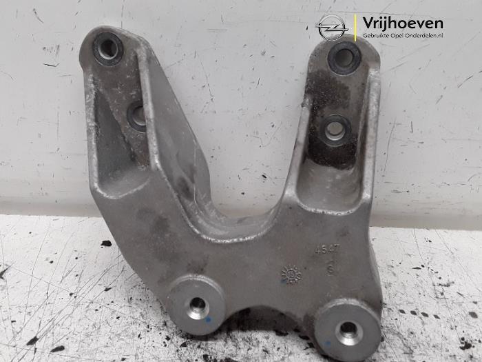 Used Engine mount Opel Karl 1.0 12V Price € 20,00 Margin scheme offered by Autodemontage Vrijhoeven B.V.