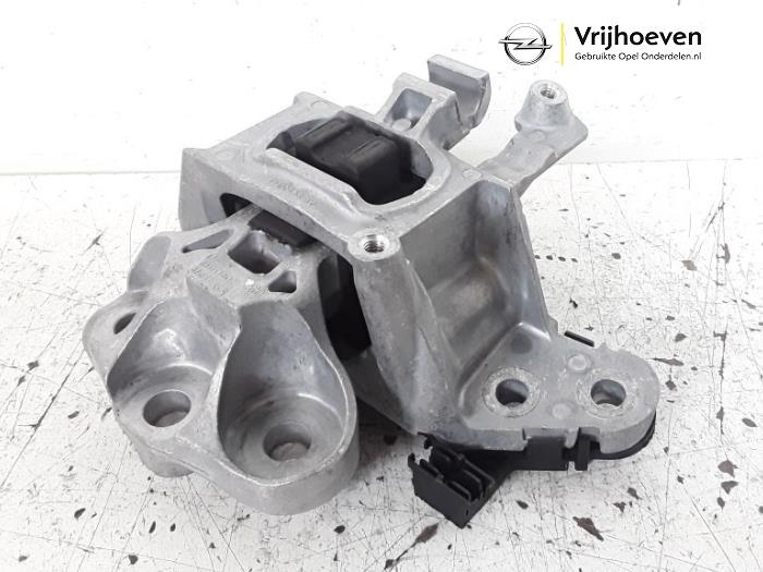 Used Engine mount Opel Astra K Sports Tourer 1.4 Turbo 16V Price € 30,00 Margin scheme offered by Autodemontage Vrijhoeven B.V.