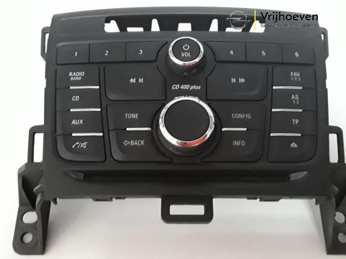 Radio control panel from a Opel Zafira Tourer (P12) 2.0 CDTI 16V 130 Ecotec 2015
