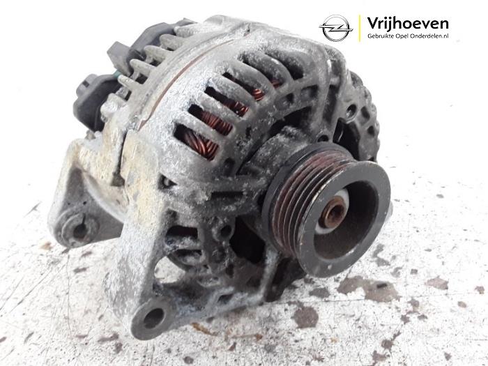 Usagé Dynamo Opel Meriva (A) 1.4 16V Twinport Prix € 17,50 Règlement à la marge proposé par Autodemontage Vrijhoeven B.V.