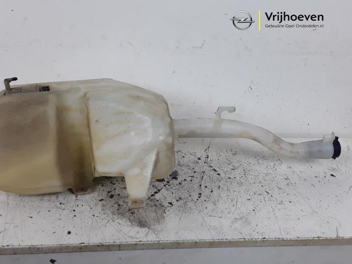 Front windscreen washer reservoir from a Opel Combo 1.3 CDTI 16V ecoFlex 2014