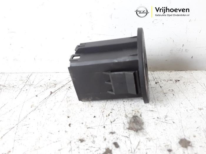 Airbag switch from a Opel Astra K 1.4 Turbo 16V 2017