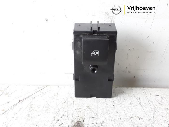 Electric window switch from a Opel Astra K 1.4 Turbo 16V 2017