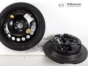 Used Jackkit + spare wheel Opel Meriva 1.7 CDTI 16V Price € 150,00 Margin scheme offered by Autodemontage Vrijhoeven B.V.
