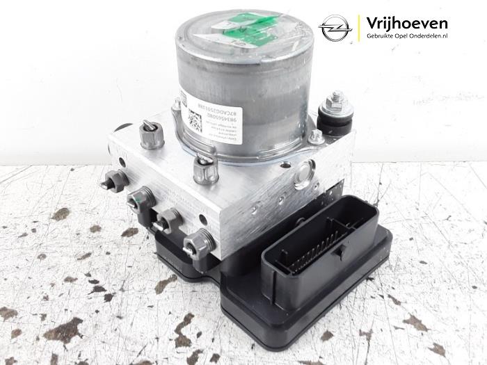 Begagnade ABS-pump Opel Crossland (X) 1.2 Turbo 12V Pris € 150,00 Marginaltabell erbjuds av Autodemontage Vrijhoeven B.V.